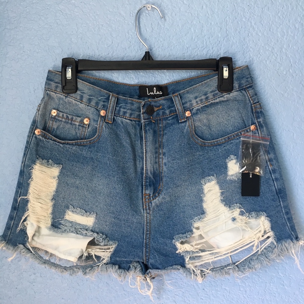 NWT Lulus Jean shorts size L